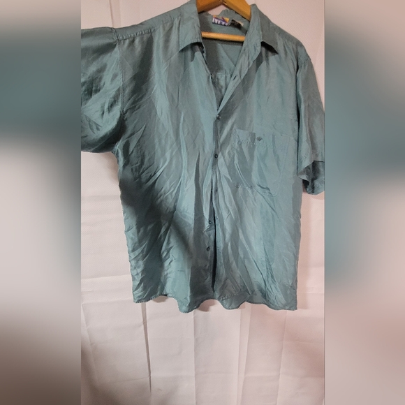 Vintage mens silk shirt - Picture 2 of 4